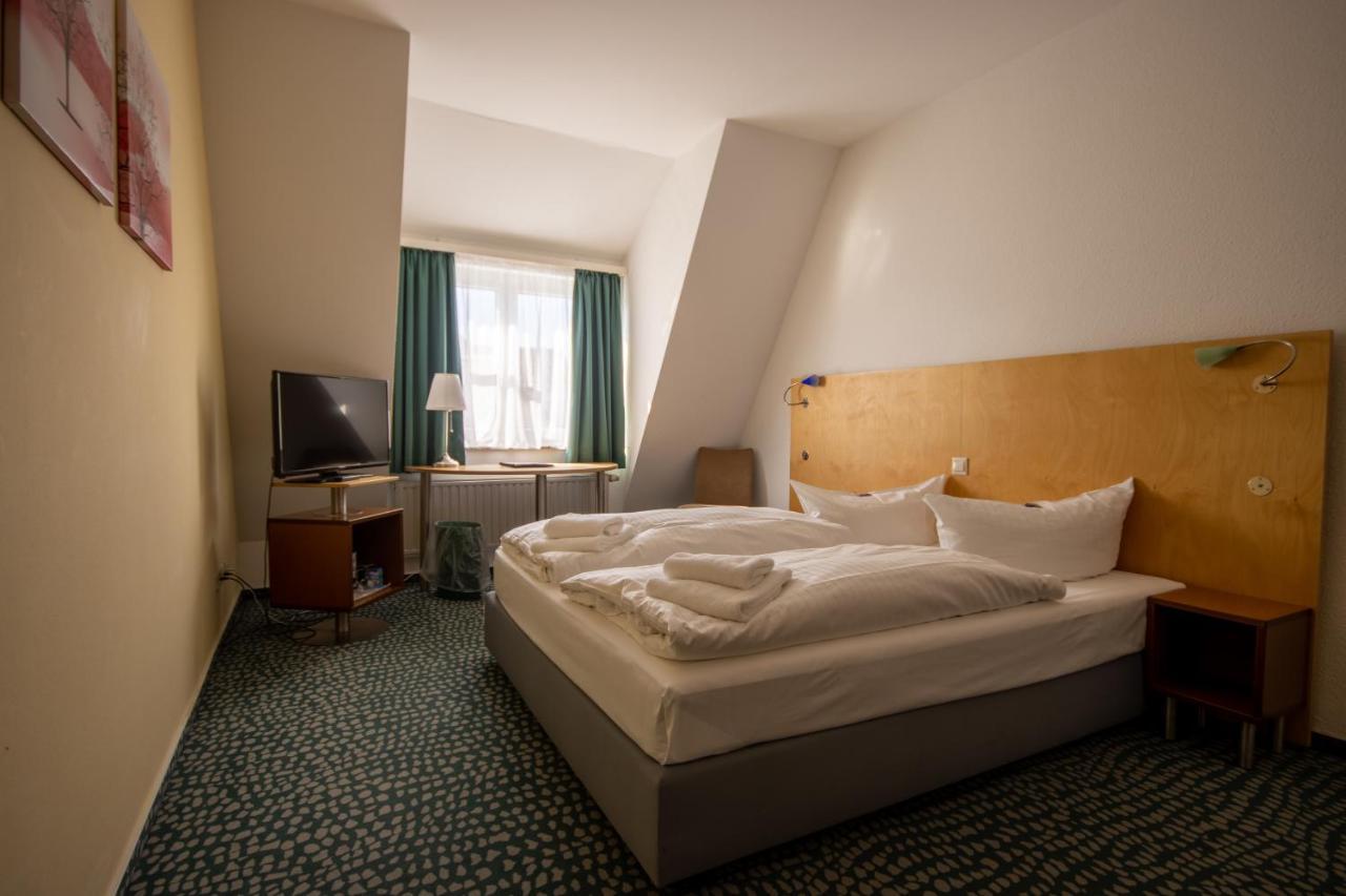 Check Inn Hotel Merseburg Exterior photo