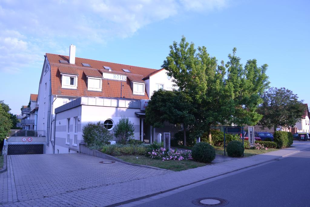 Check Inn Hotel Merseburg Exterior photo