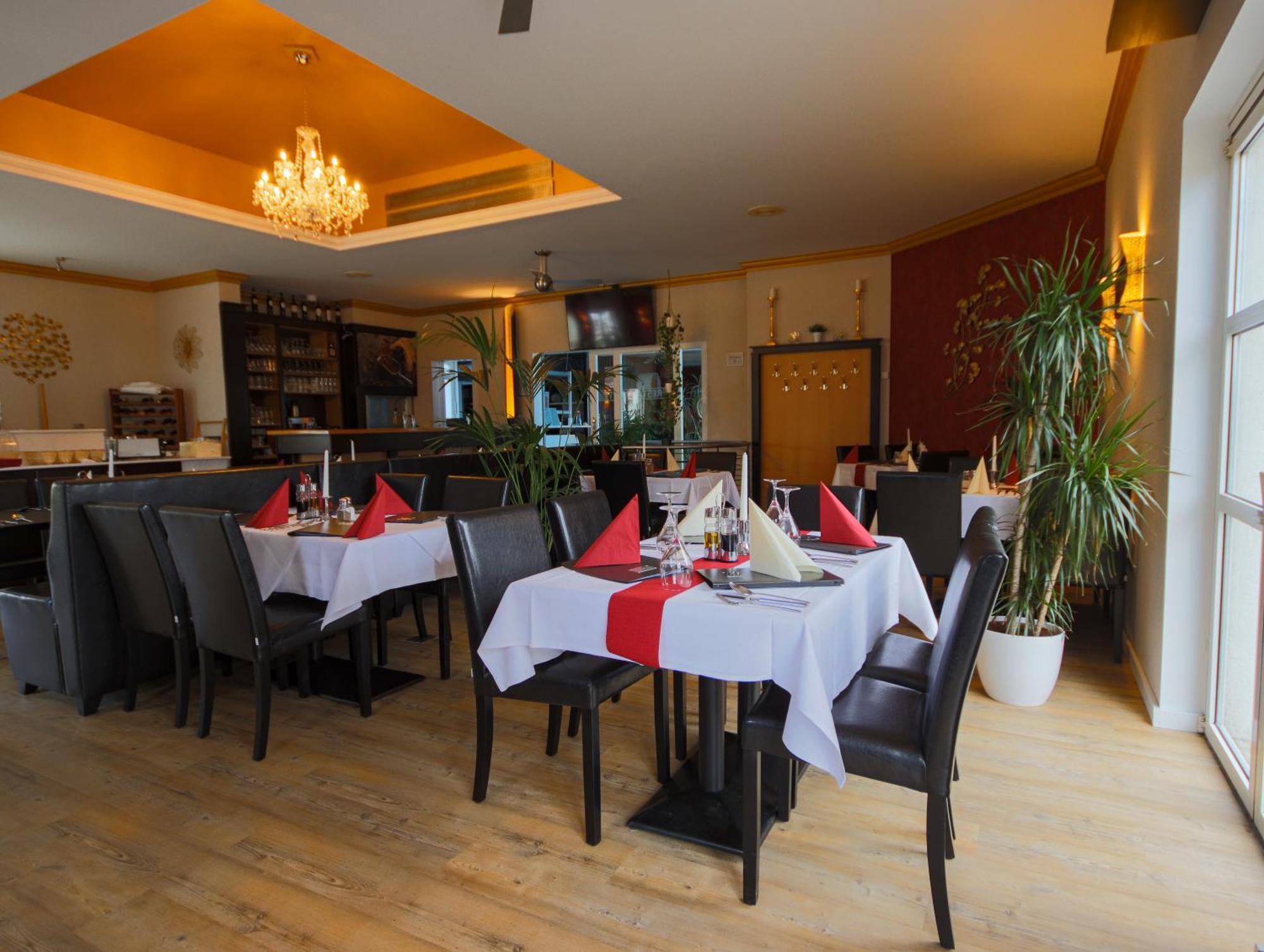 Check Inn Hotel Merseburg Exterior photo