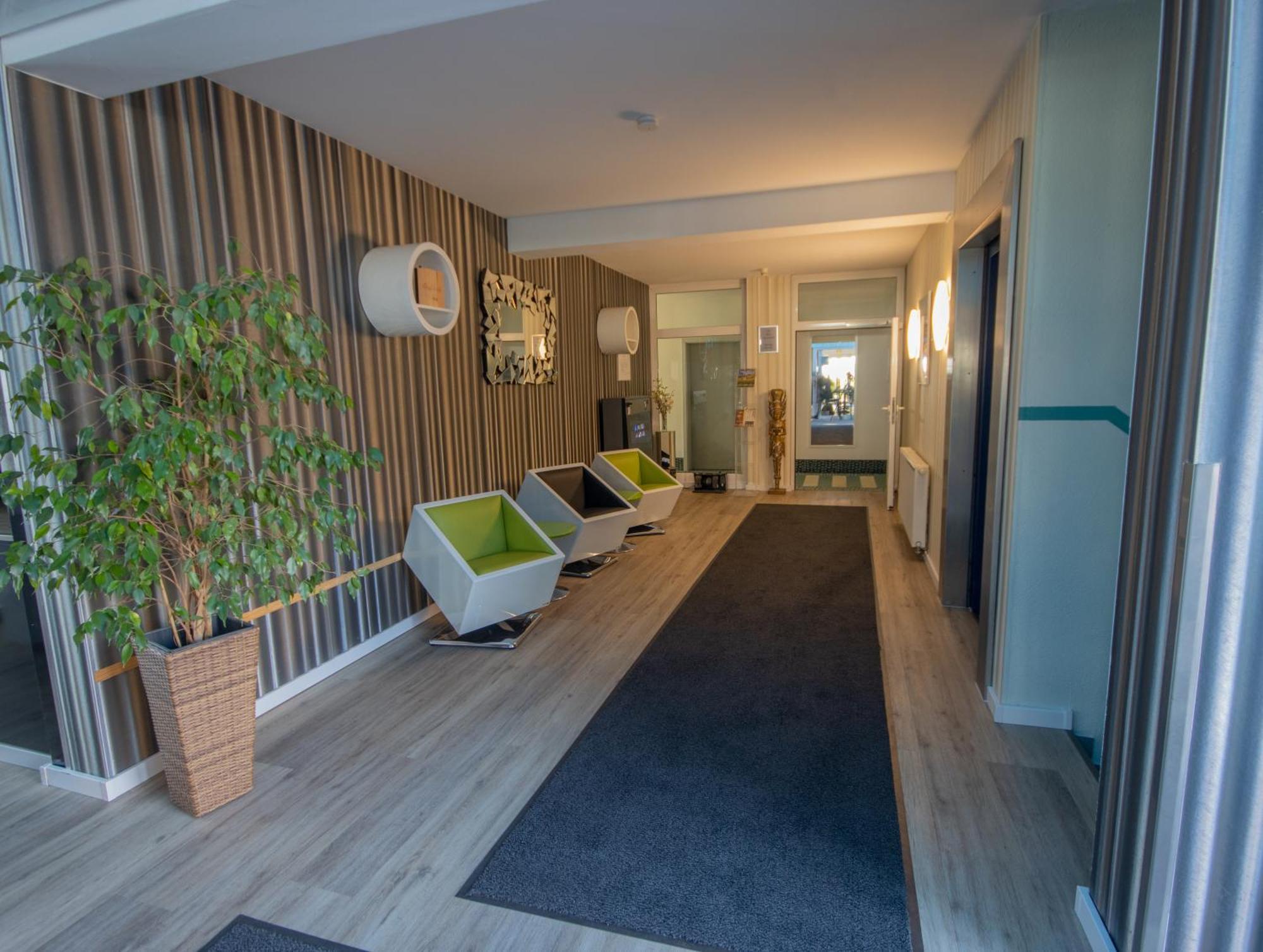 Check Inn Hotel Merseburg Exterior photo