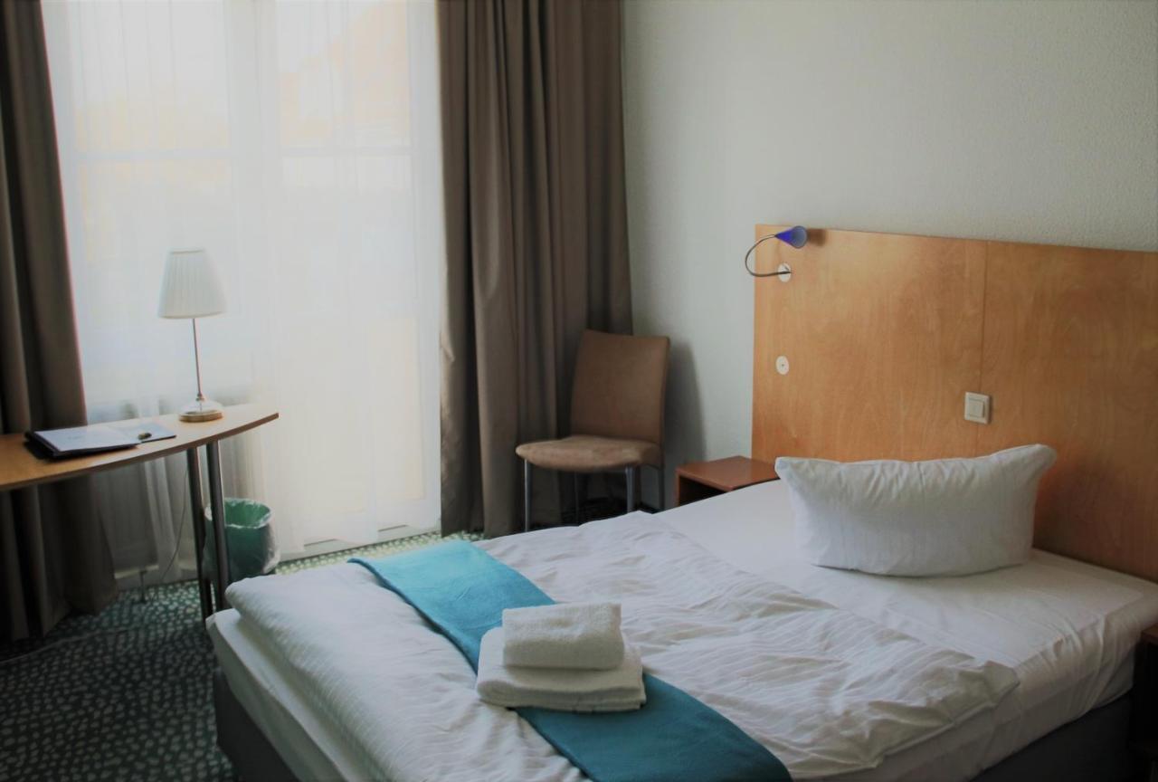 Check Inn Hotel Merseburg Exterior photo